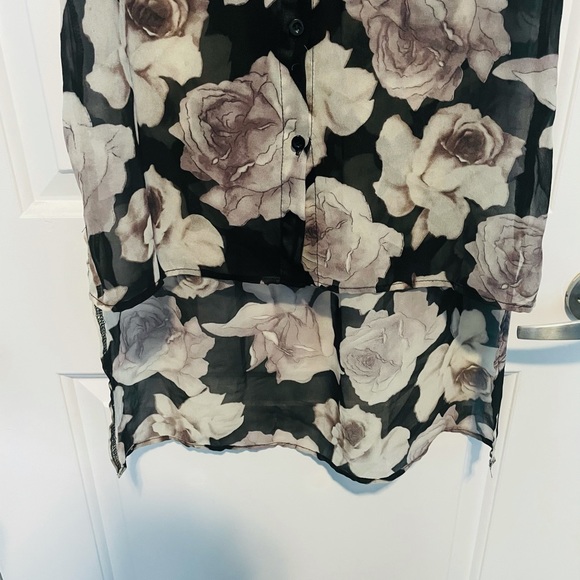 Floral short sleeve blouse - Picture 4 of 5